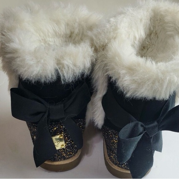 Gorgeous Juicy Couture Faux Fur Boots - Picture 6 of 6